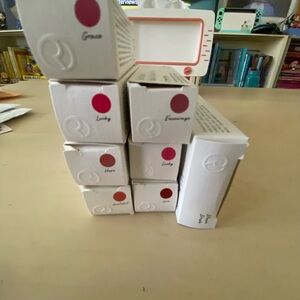 NWT RARE BEAUTY BLUSH LOT OF 7 + BRUSH